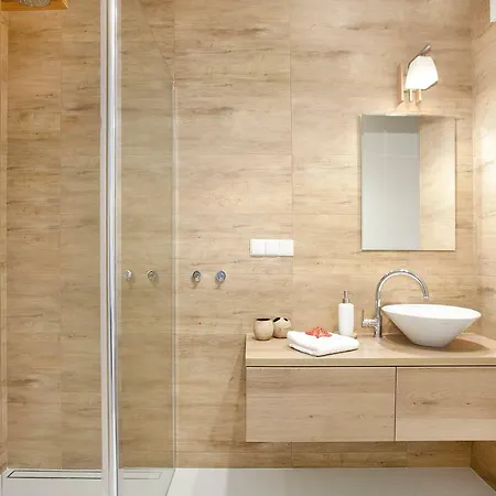 Dream - Victoria By Oneapartments Апартаменти